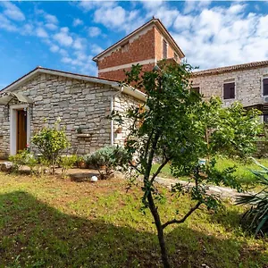 Studio Apartment Umag Umago