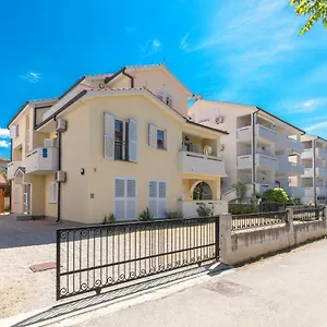 Nino Apartment Malinska
